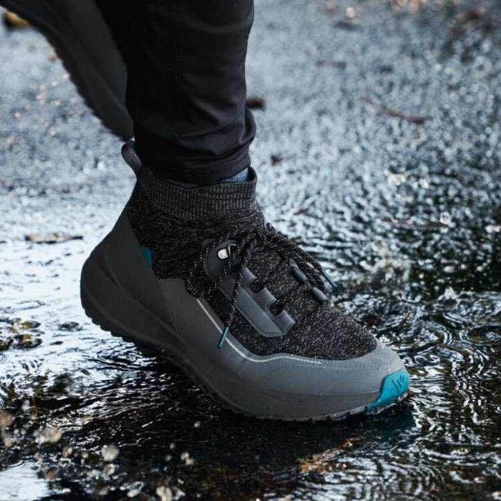 Spitze schwarz Vessi Stormburst High Top – Schirm schwarz B4JF225