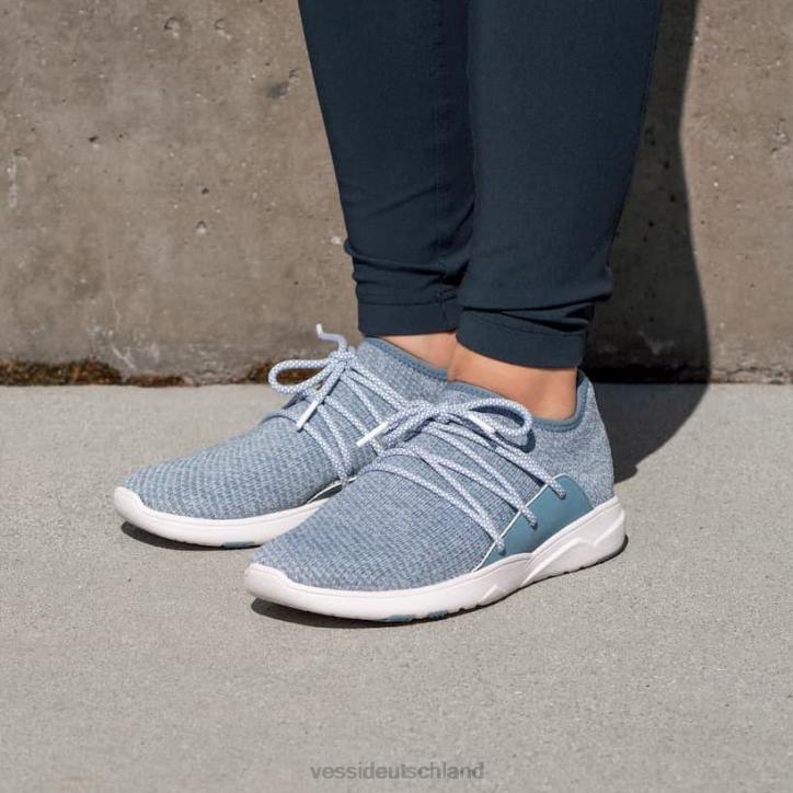 bedecktes Blau Vessi Stadtbild - bewölktes Blau B4JF48