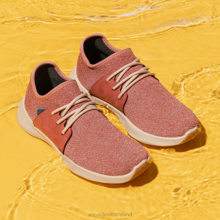 Kirschrot auf gebrochenem Weiß Vessi Alltagsklassiker – Kirschrot auf gebrochenem Weiß B4JF140